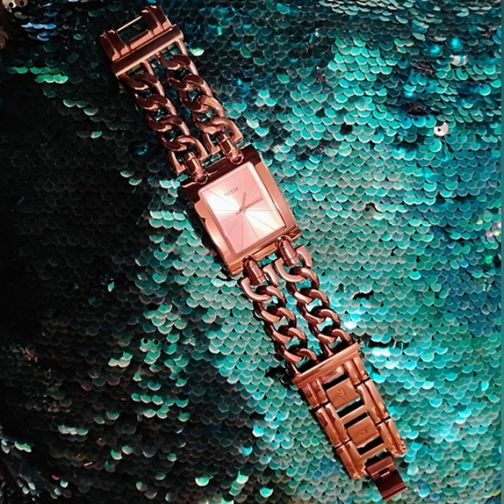NWOT Guess Mod Heavy Metal Dual Chain Link Watch In Rose Gold - Picture 2 of 11